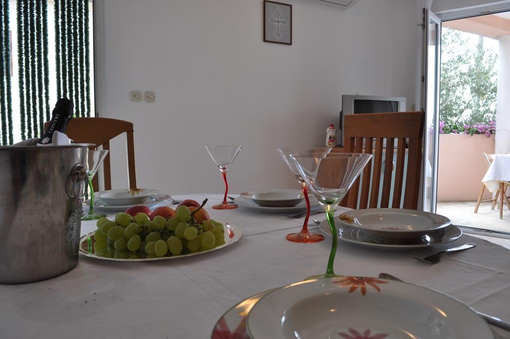 Apartments Petar Maksan Pakoštane Zimmer foto
