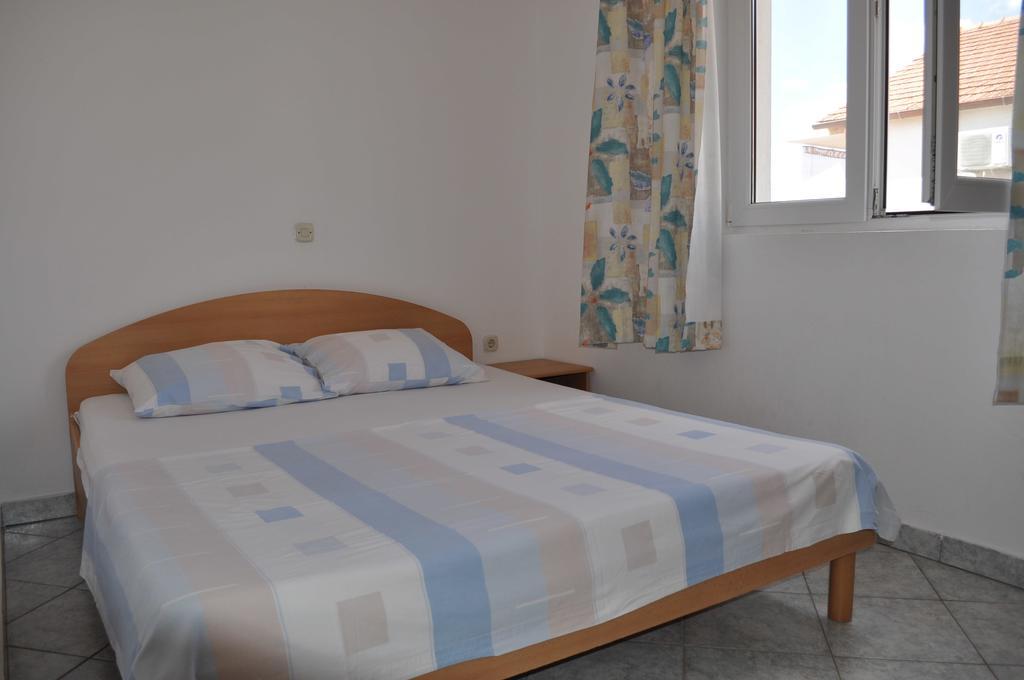 Apartments Petar Maksan Pakoštane Zimmer foto