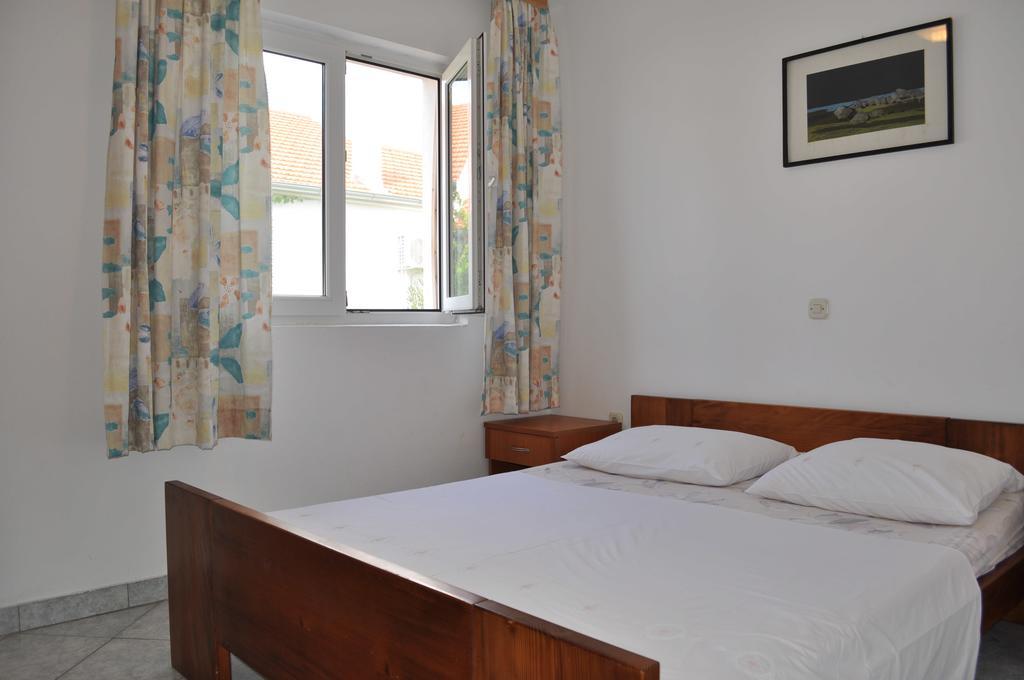 Apartments Petar Maksan Pakoštane Zimmer foto
