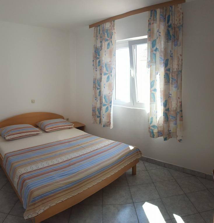 Apartments Petar Maksan Pakoštane Exterior foto